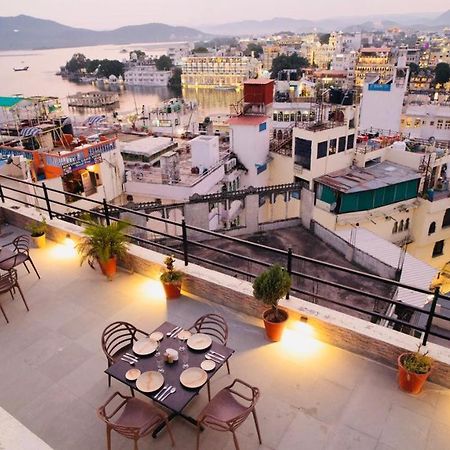 Hotel Lake Paradise Udaipur Eksteriør billede