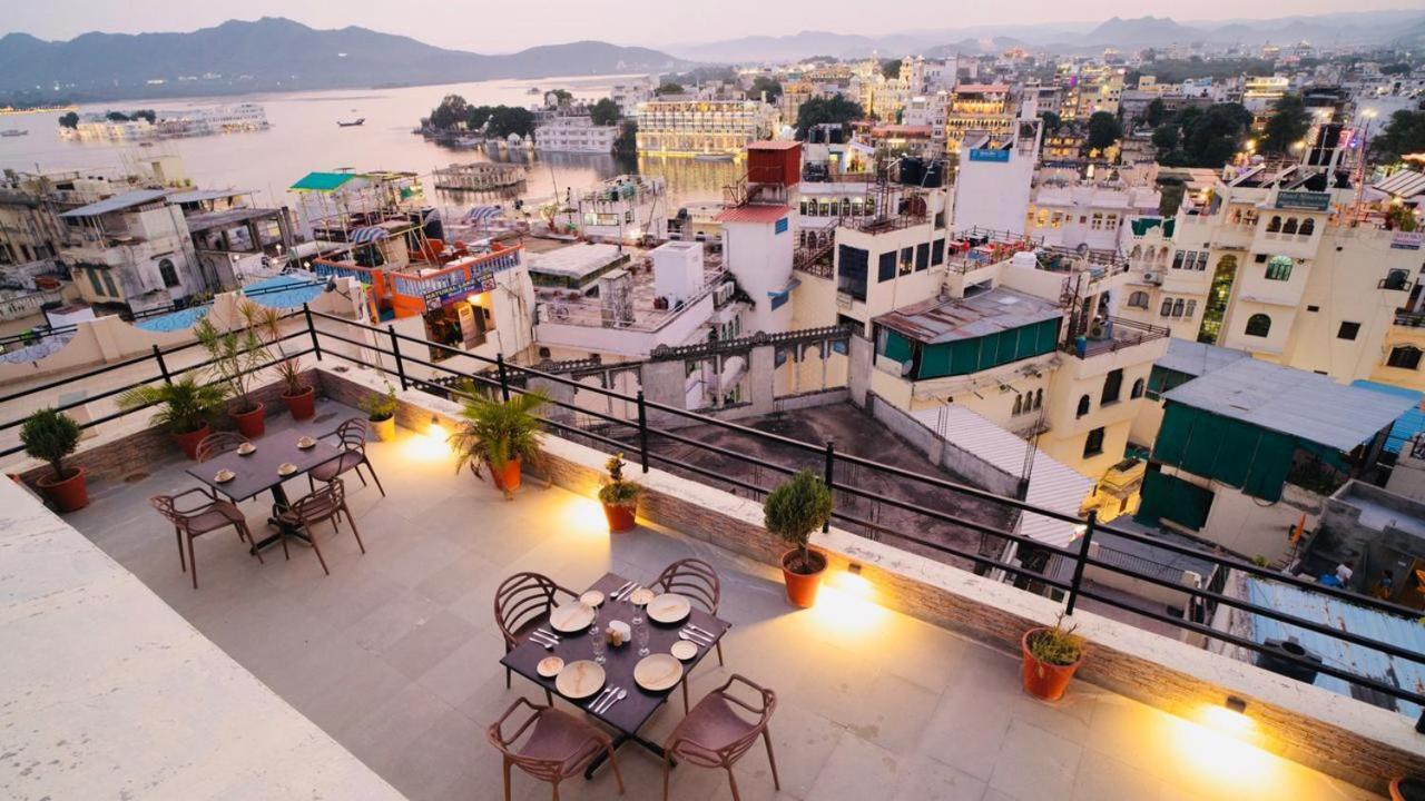 Hotel Lake Paradise Udaipur Eksteriør billede