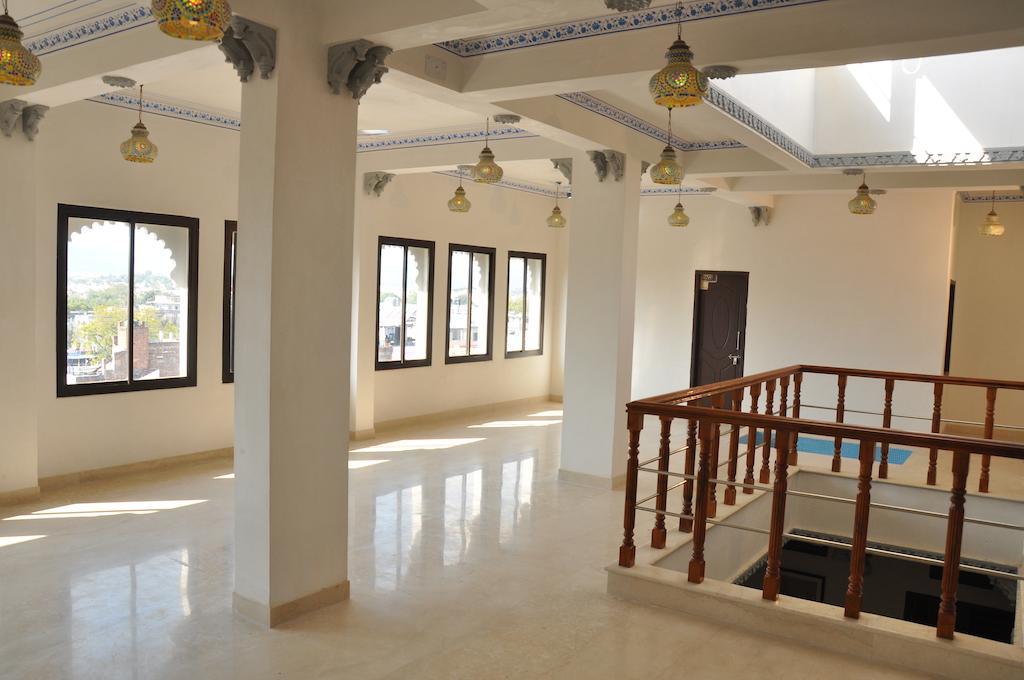 Hotel Lake Paradise Udaipur Værelse billede
