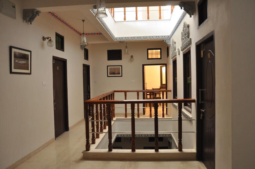 Hotel Lake Paradise Udaipur Værelse billede