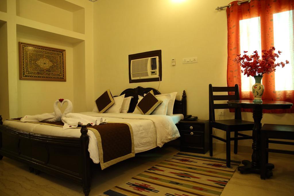 Hotel Lake Paradise Udaipur Eksteriør billede