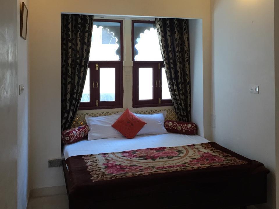 Hotel Lake Paradise Udaipur Eksteriør billede
